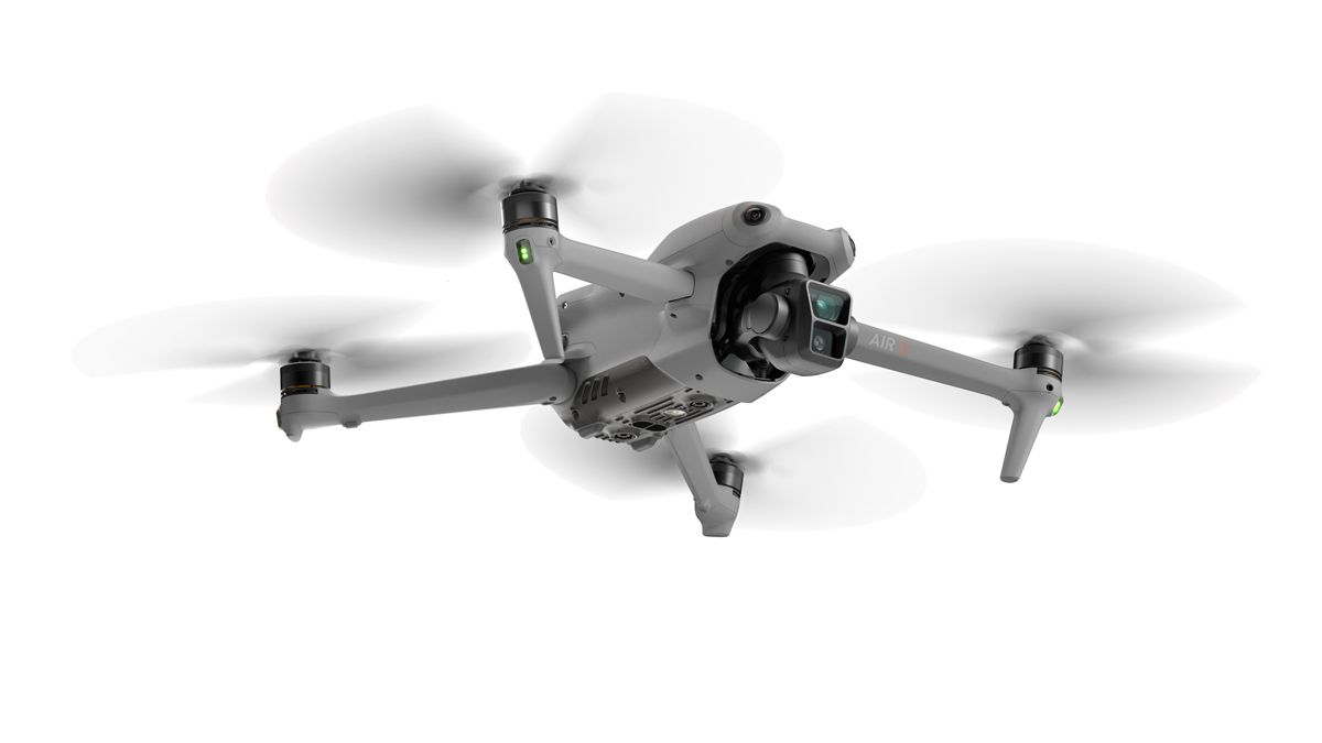 Купить DJI Air 3 Fly More Combo + RC 2 (mit Display) (143271) в магазине wardena.ru