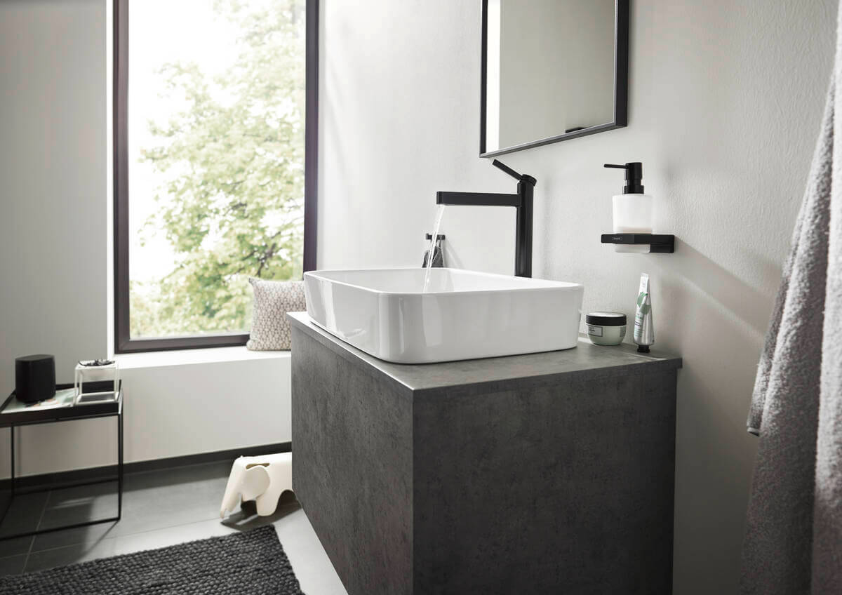 Купить Hansgrohe AddStoris Диспенсер для жидкого мыла хром 41745000 в магазине wardena.ru