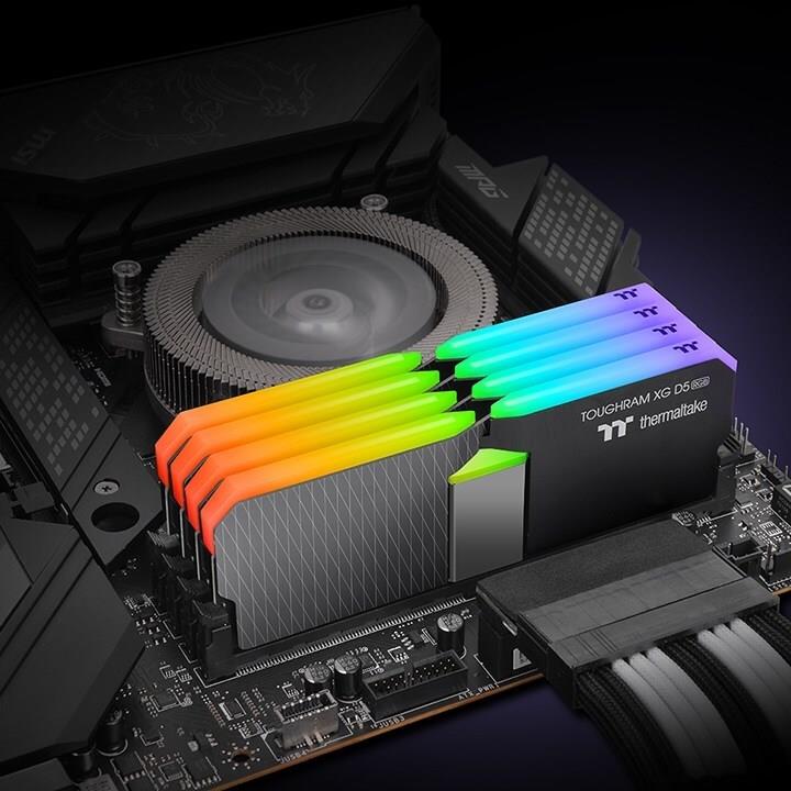 Купить Thermaltake ToughRAM XG RGB DDR5 2x16GB 8000MHZ CL38 XMP3 EXPO (RG33D516GX2-8000C38B) в магазине wardena.ru