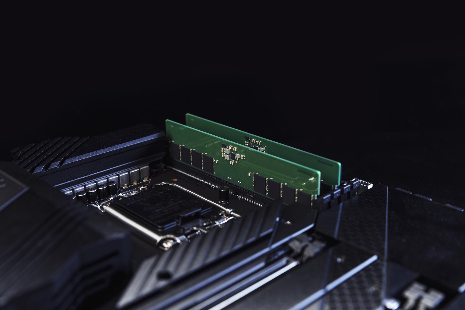 Купить Kingston ValueRAM - DDR5 - Modul - 16 GB - DIMM 288-PIN - 4800 MHz / PC5-38400 - CL40 - 1.1 V - ungepuffert - non-ECC (KVR48U40BS8-16) в магазине wardena.ru