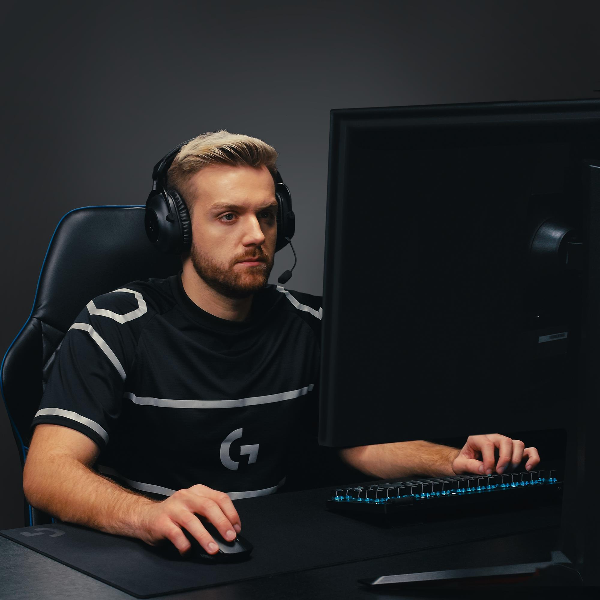 Купить Logitech G PRO X TKL - Tastatur - Gaming - Hintergrundbeleuchtung - kabellos - Bluetooth, 2.4 GHz - QWERTZ - Schweiz - Tastenschalter: Tactile - Schwarz (920-012132) в магазине wardena.ru